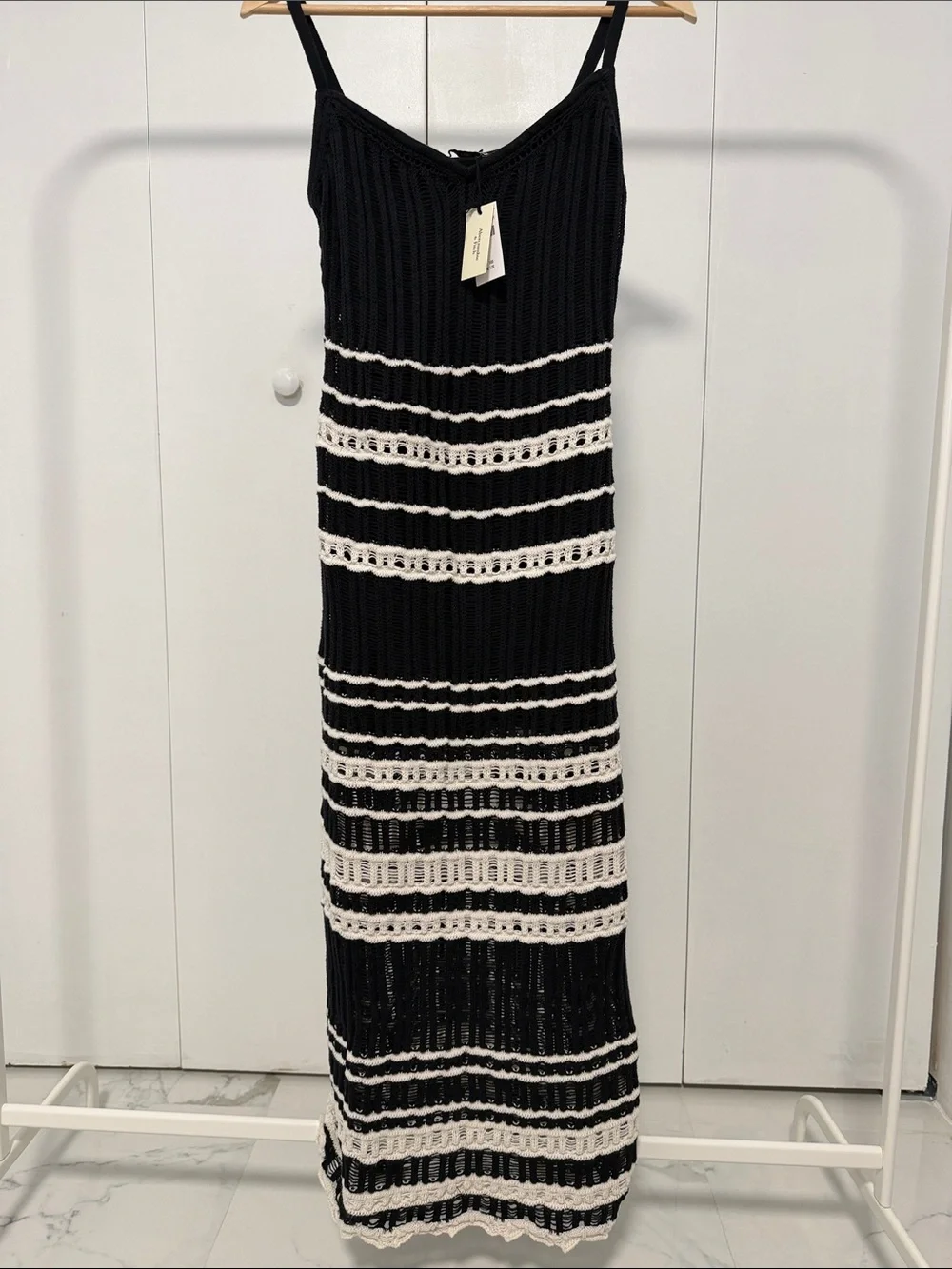 Abercrombie & Fitch Black and White Striped Maxi Dress. Cotton. - Picture 2 of 11